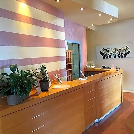 酒店 La Casetta 4*