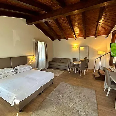 酒店 La Casetta 4*