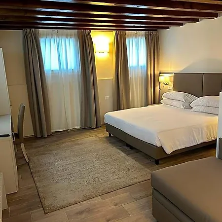 Hotel La Casetta 4*